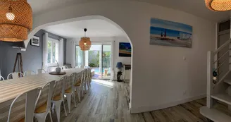 12. entrée,salle à manger, escalier