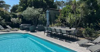 2. vue pano salon table exterieur 06_2024