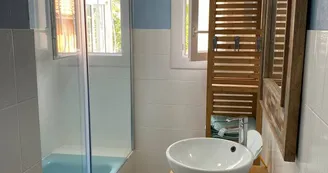 24. salle de bain rdc