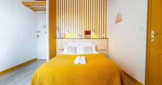 Au Bon Laqndais chambre jaune